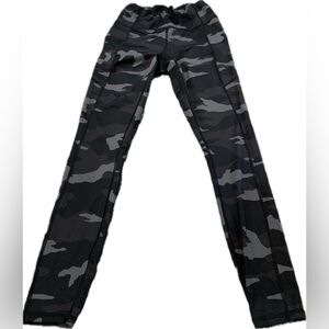 Athleta‎ Women's Size Small Tall Leggings Camo Black